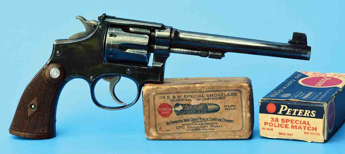 Original .38 Smith & Wesson Special factory loads contained black powder, however, that was soon changed to smokeless powders and standard pressure loads.